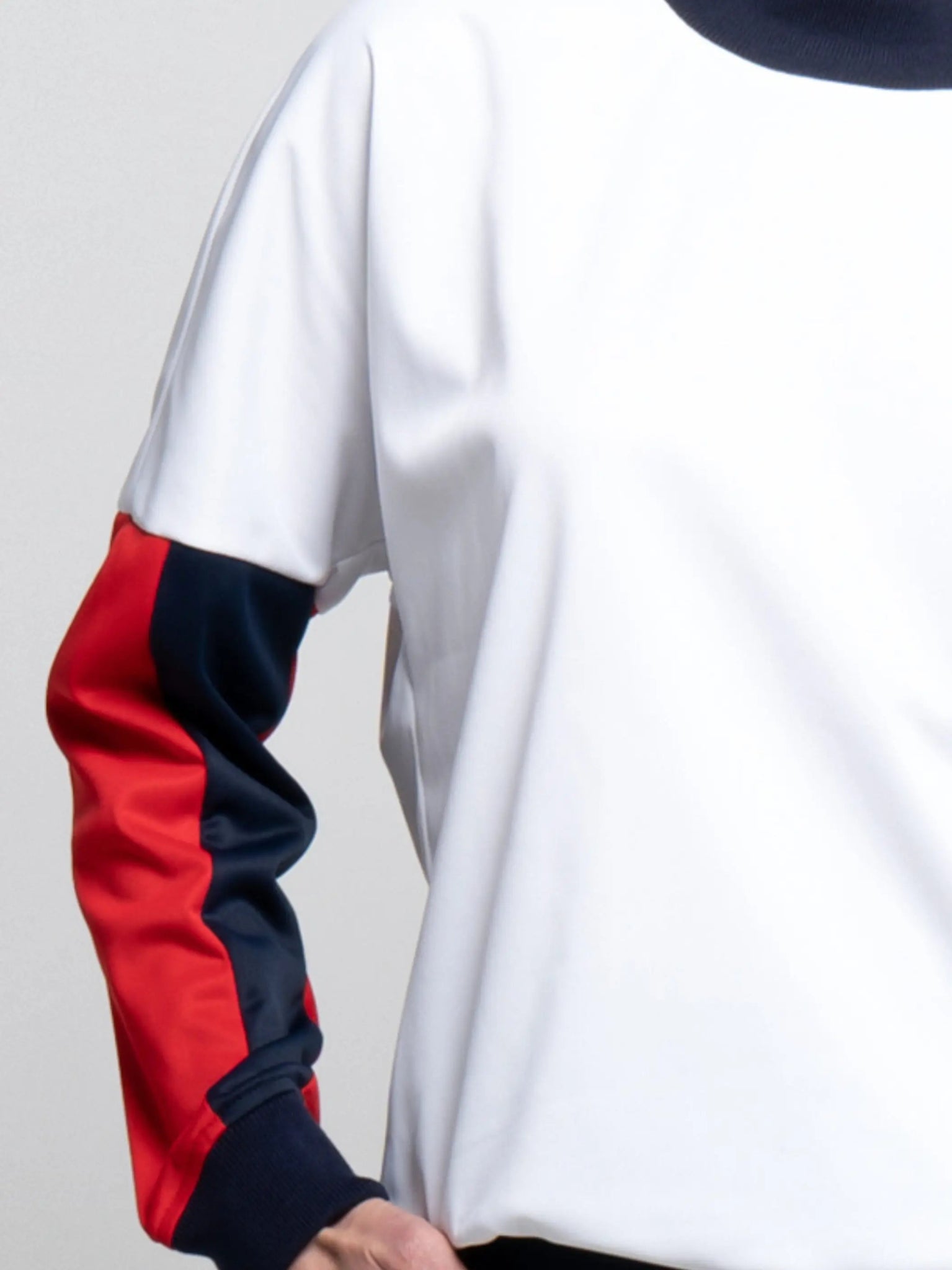 Boston Cropped Sweatshirt - SNOW RED DRAGON/STRATOS - Colorchain